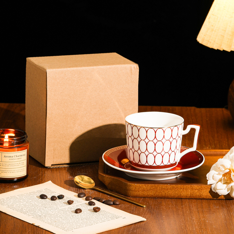 Set de cafea și ceai într-o cutie cadou de lux, stil european, ceramică pentru cappuccino și farfurioare