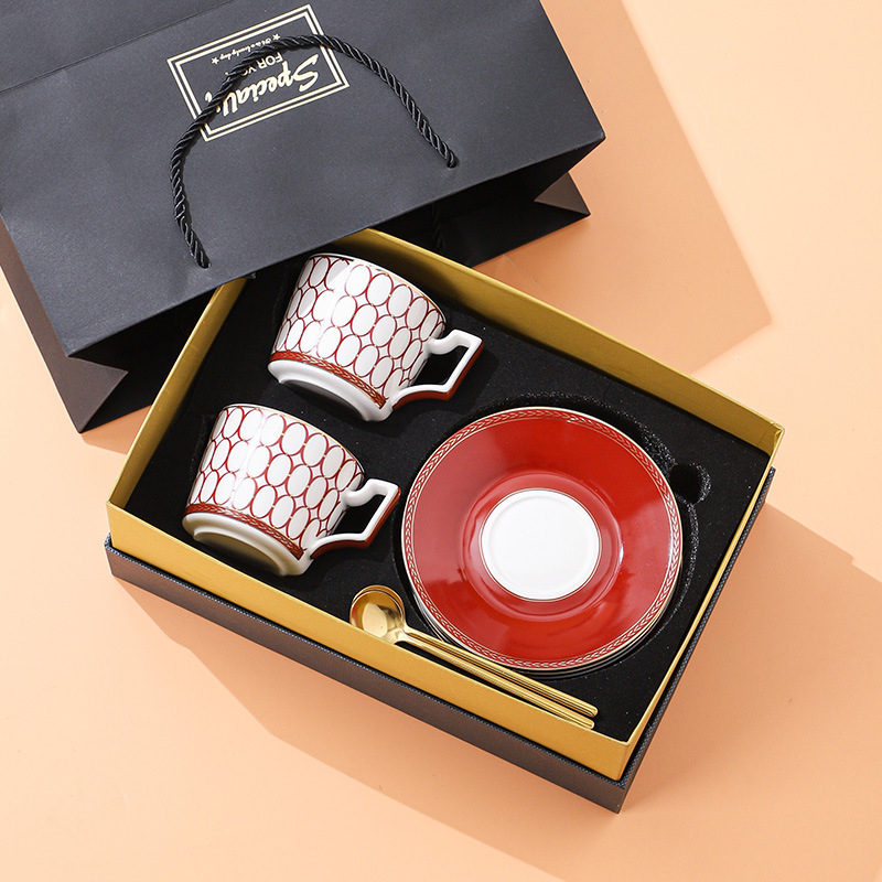 Set de cafea și ceai într-o cutie cadou de lux, stil european, ceramică pentru cappuccino și farfurioare