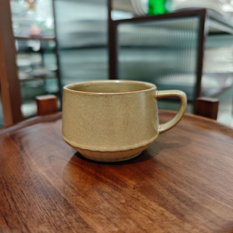 Set de ceașcă de cafea din ceramică retro cu farfurie — elegant și rafinat pentru uz personal