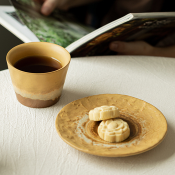 Set de cești de cafea cu farfurioară în stil retro, ceașcă din ceramică pentru latte art creativ, cană elegantă pentru uz casnic.