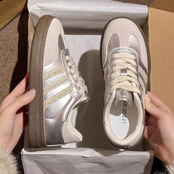 Srebrne ženske tenisice u stilu njemačkog vojnog trenera, okrugli vrh, PU kožni panel, vezanje, casual retro proljeće-ljeto 2025