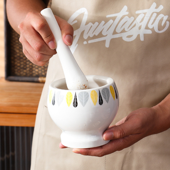 Mojar ceramic multifuncțional pentru usturoi și condimente – zdrobitor și măcinător