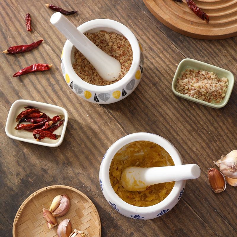 Mojar ceramic multifuncțional pentru usturoi și condimente – zdrobitor și măcinător