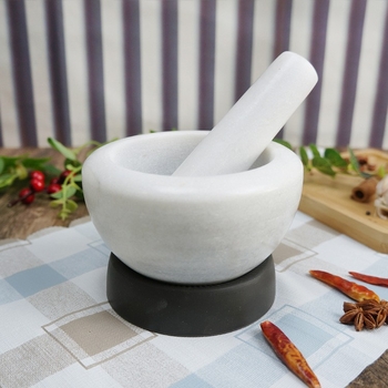 Mojar din marmură pentru usturoi – ustensilă de bucătărie