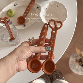 Lingură ceramică drăguță pentru desert și cafea, potrivită pentru copii
