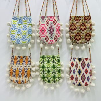Mala četvrtasta crossbody torbica s motívom Adelaide, gradski stil, tkanina, poliester podstava, magnetsko zatvaranje, unutarnja džep za mobitel