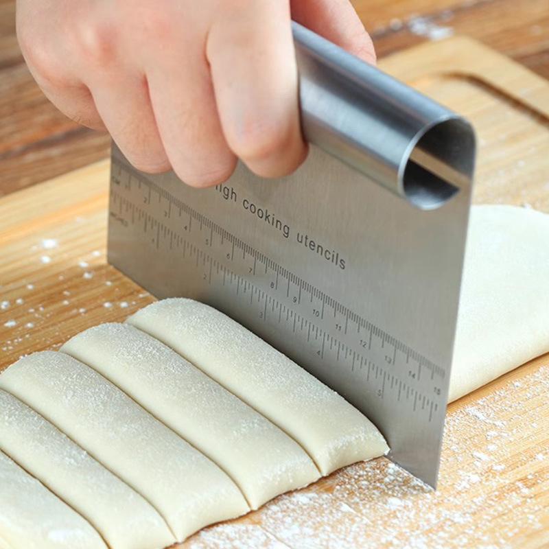 Spatulă pentru aluat din oțel inoxidabil cu scară – pentru aluat, tăiței și paste
