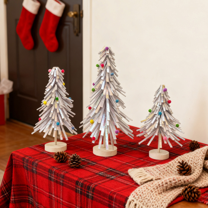 Brăduț miniatural de Crăciun – ornamente pentru masă, decor pentru o scenă mică