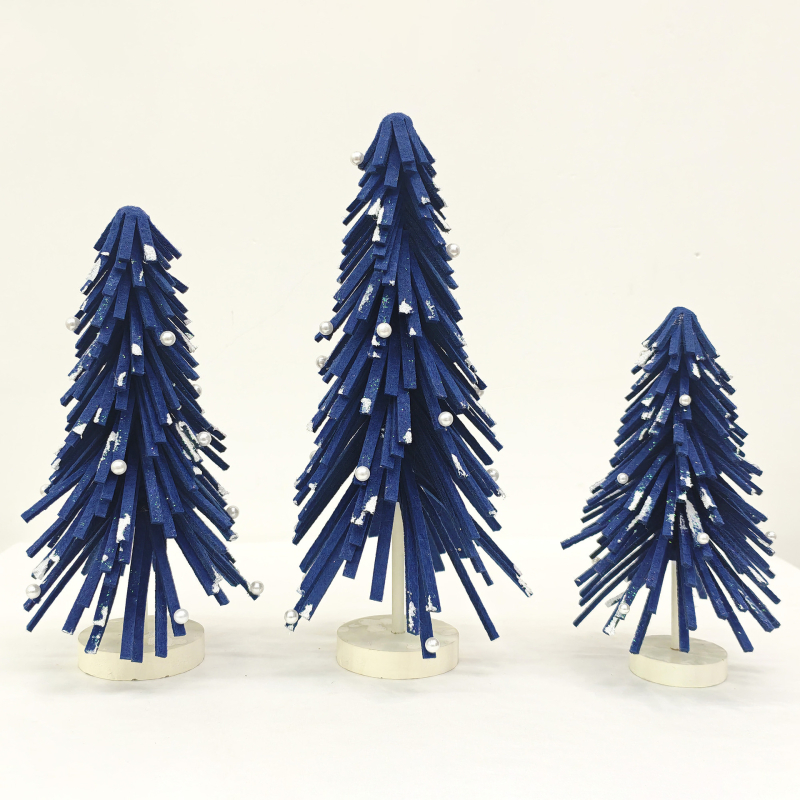 Brăduț miniatural de Crăciun – ornamente pentru masă, decor pentru o scenă mică