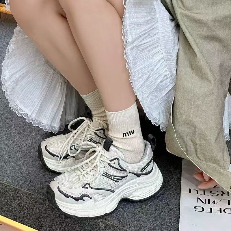2026 proljeće – ženske tenisice od prave kože, udobne i prozračne, sportski stil, debela potplata za povećanje visine – dad sneakers