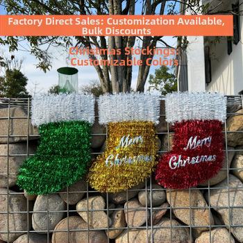 Ornamente de Crăciun din plastic, pandantive pentru brad, șosete de Crăciun și obiecte hand-made
