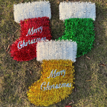 Ornamente de Crăciun din plastic, pandantive pentru brad, șosete de Crăciun și obiecte hand-made