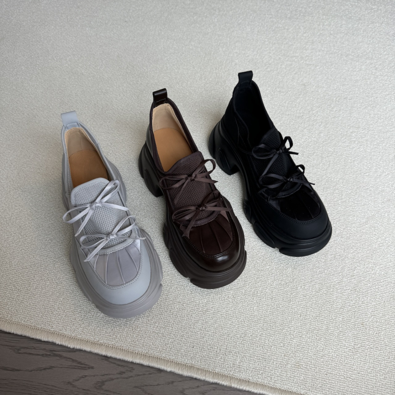 Ženske cipele tipa dad shoes s debelim potplatom, inspirirane Yang Mi, Butterfly Island, povećanje visine, bijele tenisice, novi model 2026