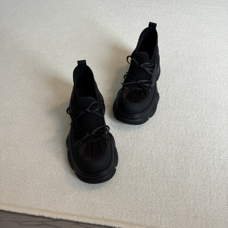 Ženske cipele tipa dad shoes s debelim potplatom, inspirirane Yang Mi, Butterfly Island, povećanje visine, bijele tenisice, novi model 2026