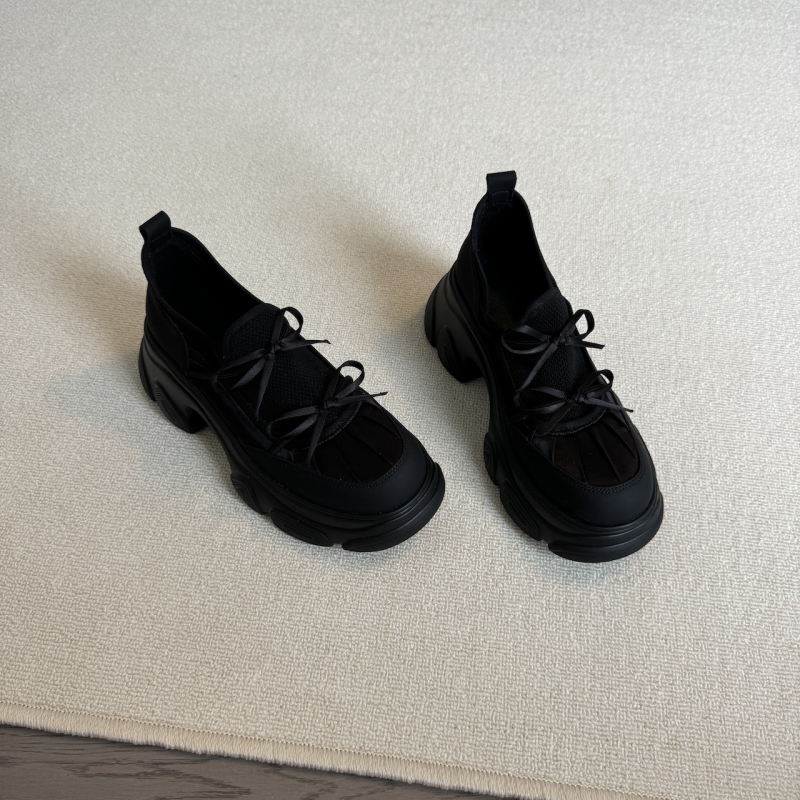Ženske cipele tipa dad shoes s debelim potplatom, inspirirane Yang Mi, Butterfly Island, povećanje visine, bijele tenisice, novi model 2026
