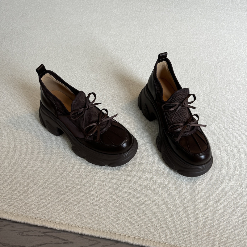 Ženske cipele tipa dad shoes s debelim potplatom, inspirirane Yang Mi, Butterfly Island, povećanje visine, bijele tenisice, novi model 2026