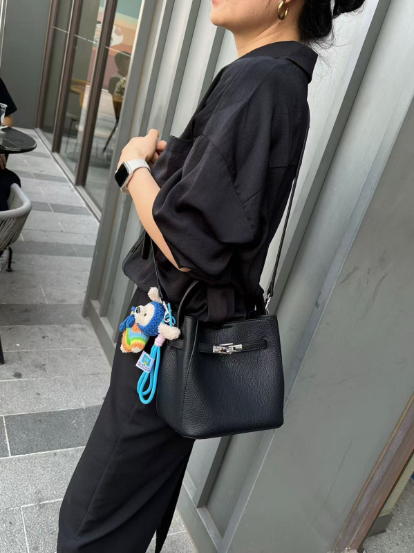 2026 nova torba košarastog oblika – trendi crossbody/torba za ramena, košarasti dizajn