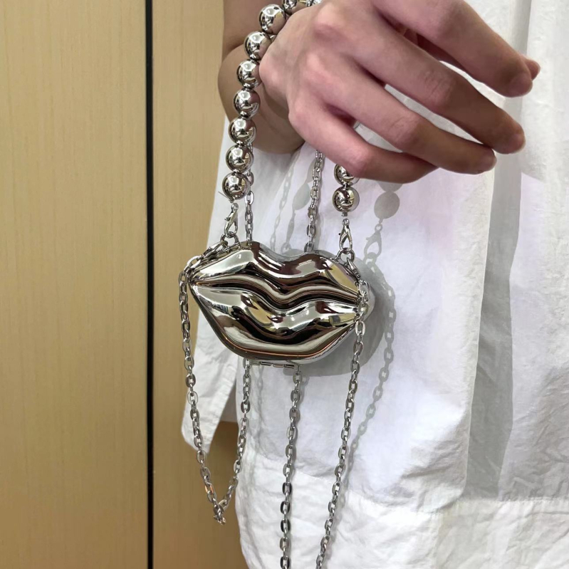 Mini metalna torbica za usne s cvjetnim motivom, crossbody torba za žene