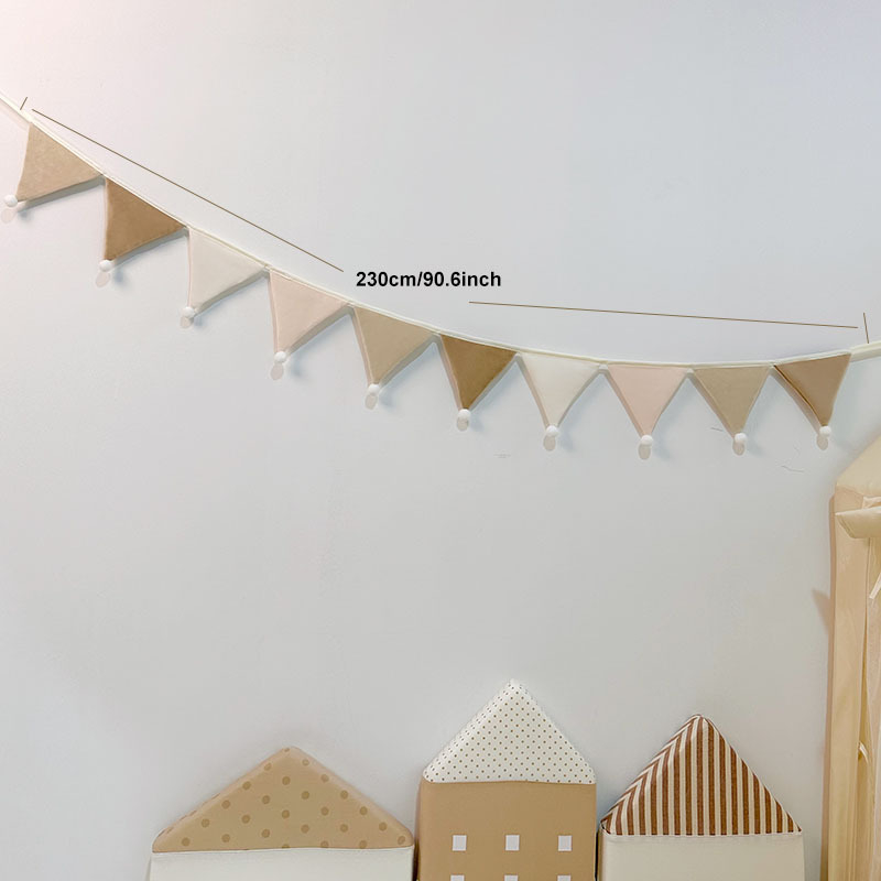 Decor pentru sala de clasă în stil Instagram, cu panglici din velur și stegulețe de ziua copiilor pentru petreceri