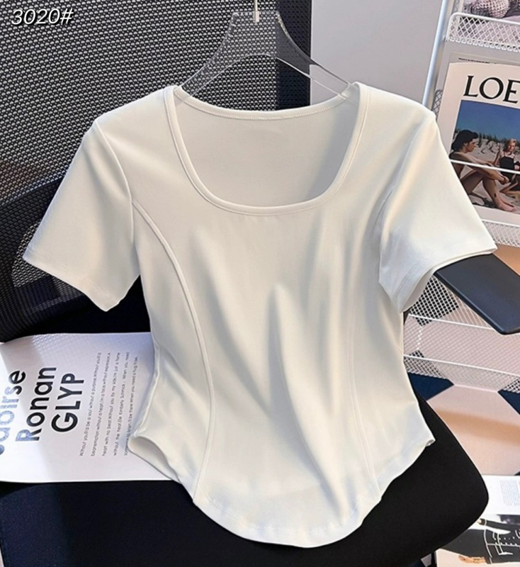Ženski T‑shirt s U-dekolteom i motivom riblje kosti, kratki rukavi, uski kroj