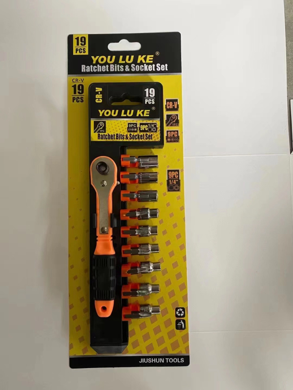 Set de 28 piese: chei cu cap exterior hexagonal și șurubelnițe, Torx T40