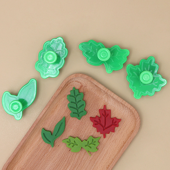 Set de 4 forme de biscuiți în formă de frunză din plastic