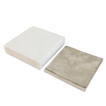 Chanel-inspirirana minimalistička kutija za nakit s tkaninskim premazom i poklopcem, za naušnice, perle i ogrlice.