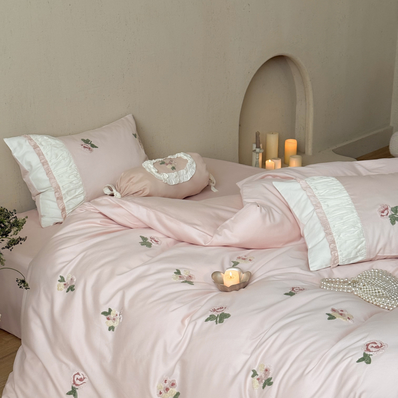 Set de lenjerie de pat din bumbac periat pentru toamnă‑iarnă, cu broderie de trandafiri – patru piese