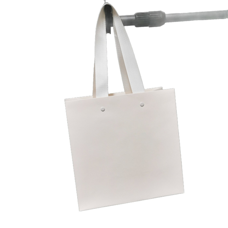 În stoc – pungi cadou corporative elegante pentru festivități de deschidere, personalizabile prin imprimare de logo, pungi de hârtie cu mâner