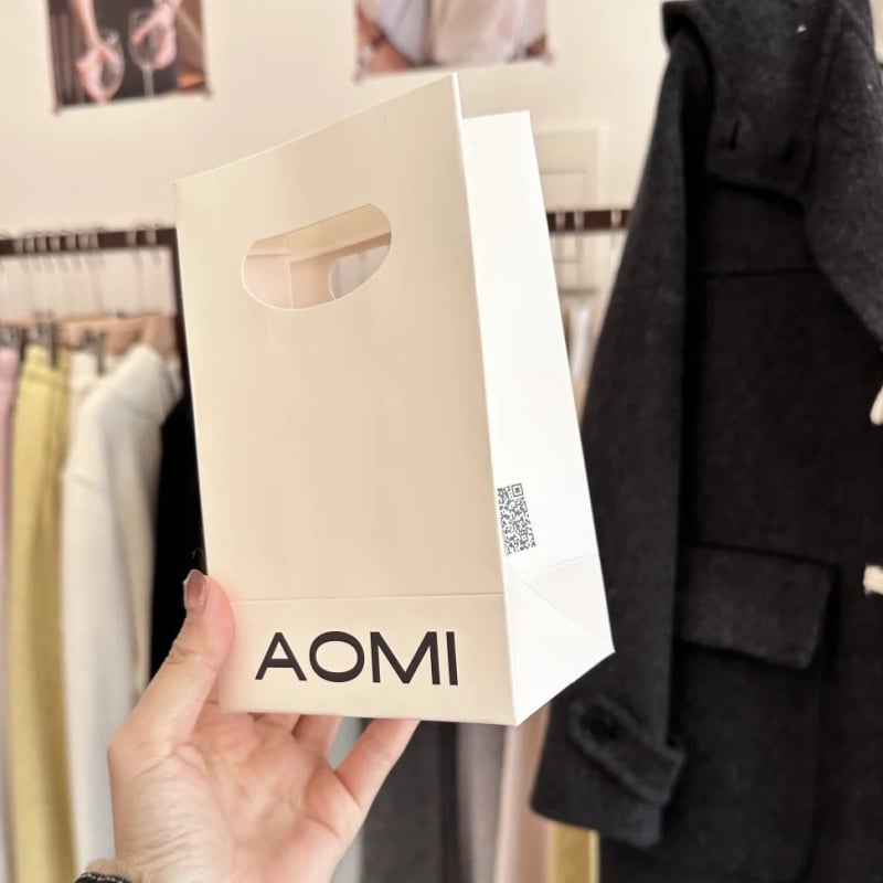 Geantă de bijuterii perforată, fără șiret, personalizabilă, geantă albă de cadouri pe carton alb, stil insta