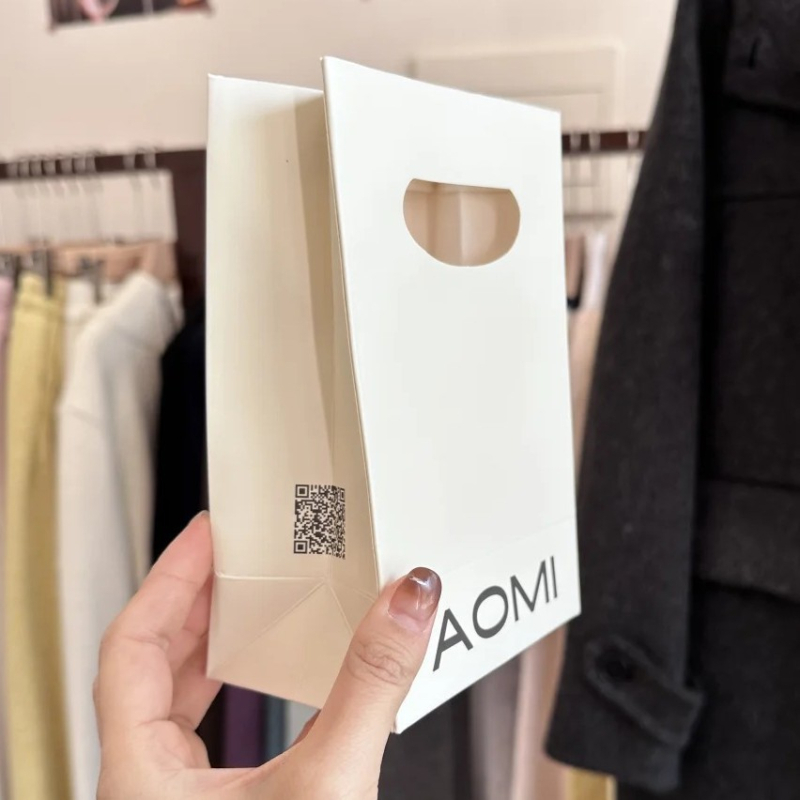 Geantă de bijuterii perforată, fără șiret, personalizabilă, geantă albă de cadouri pe carton alb, stil insta