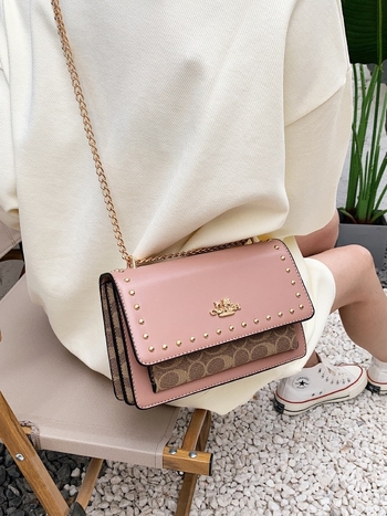 PU kožna mala kvadratna crossbody torbica, s lancem i metalnim rivetima