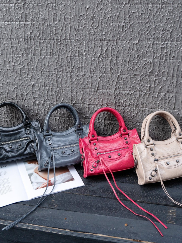 Ženska torba Le City za motocikl, s vijcima, retro koža s uljem, crossbody
