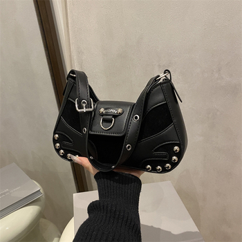 Nova trendi bikerska torbica za rame, kompaktna torbica s metalnim zakovicama, retro gradski stil