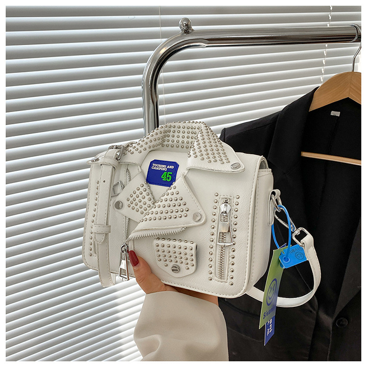 2026 novi stil rivet mini kvadratna torbica za žene, moderni i svestrani crossbody torba preko ramena, PU koža, luksuzan dojam