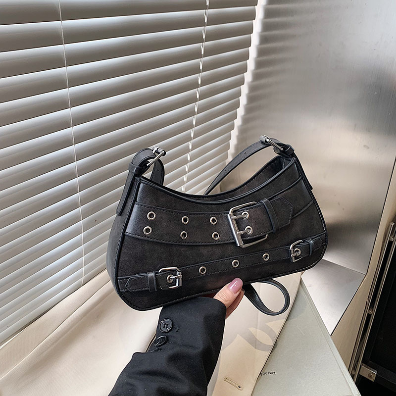 Proljeće 2025: Retro torba s metalnim rivetima, motociklističkog stila, velika zapremina, svakodnevna crossbody torba