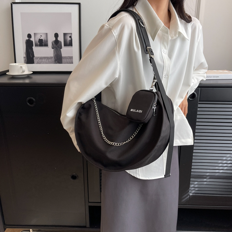 Torba velikog kapaciteta za žene, crvena platnena crossbody torba u stilu dumpling, proljeće-ljeto