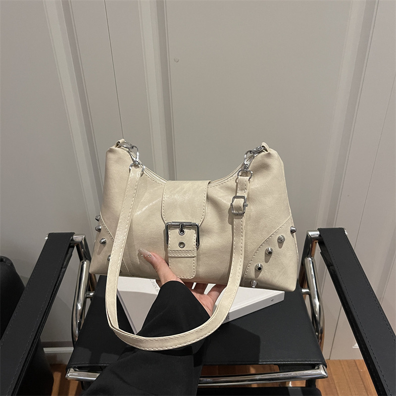 Ženska tote torba s metalnim zakovicama, 2025 retro dizajn, velika zapremina, remen za rameno ili crossbody