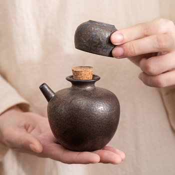 Dispenser ceramic japonez pentru sake și vin, stil retro