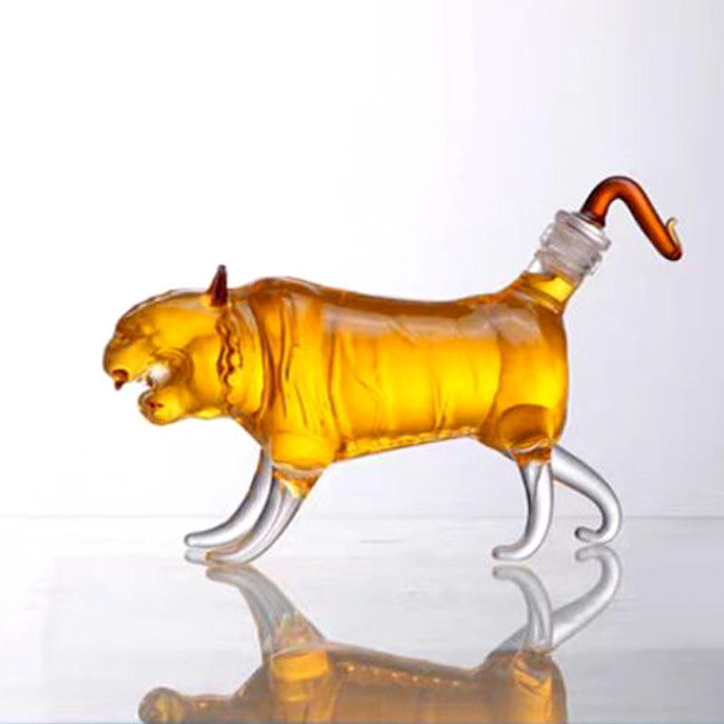 Douăsprezece zodii, decantor din sticlă în formă de animal, borosilicată, obiect de colecție