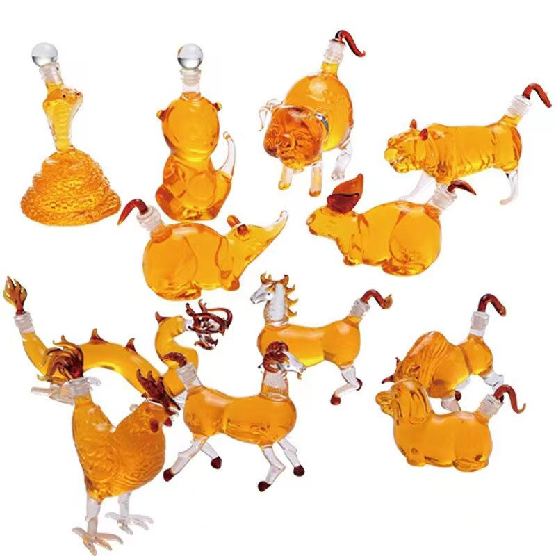 Douăsprezece zodii, decantor din sticlă în formă de animal, borosilicată, obiect de colecție
