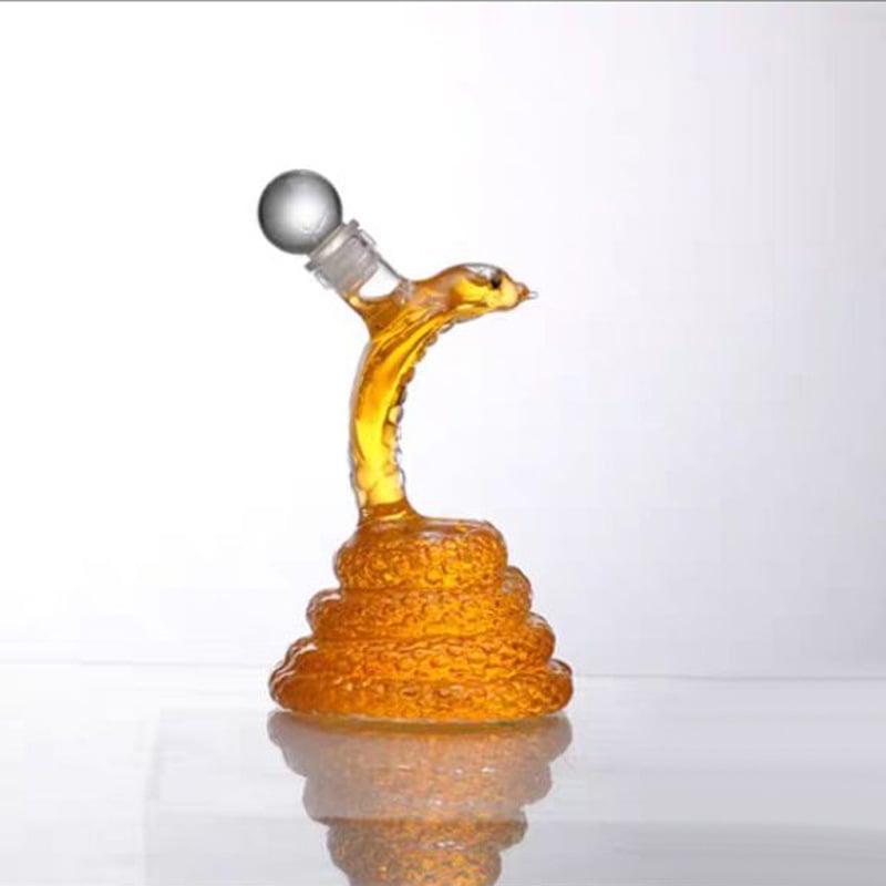 Douăsprezece zodii, decantor din sticlă în formă de animal, borosilicată, obiect de colecție