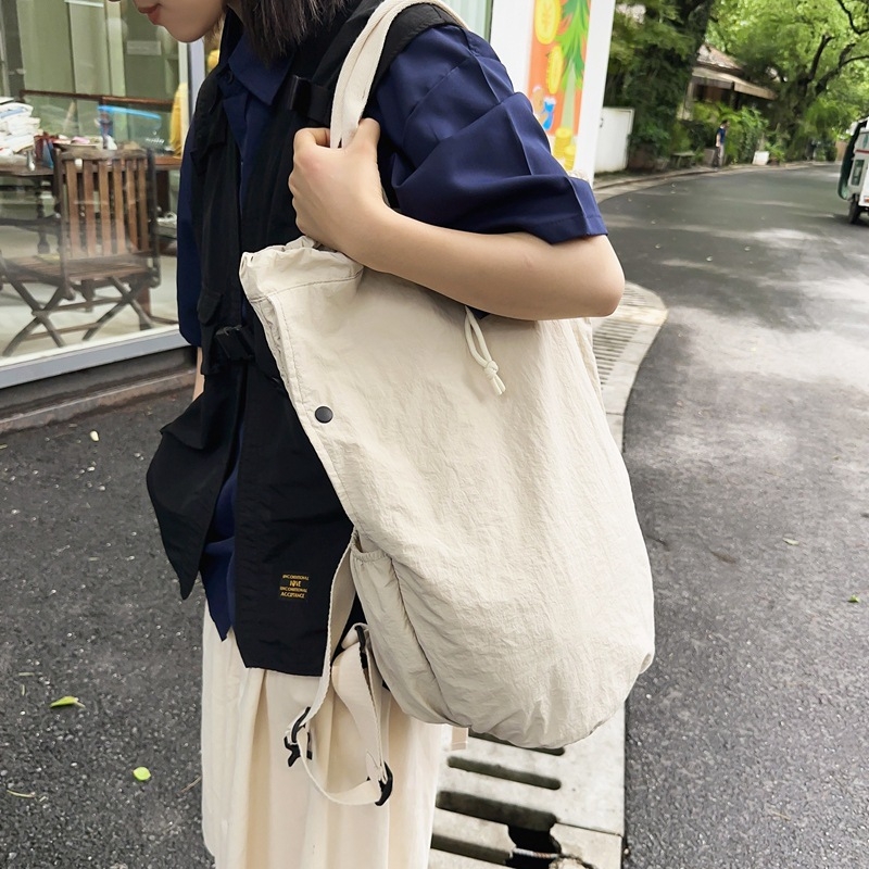 Unisex najlon torba s vrpcom, jednobojna, korejskog stila retro tote, svakodnevno nošenje, volumen 20–35 L, ultra lagana.