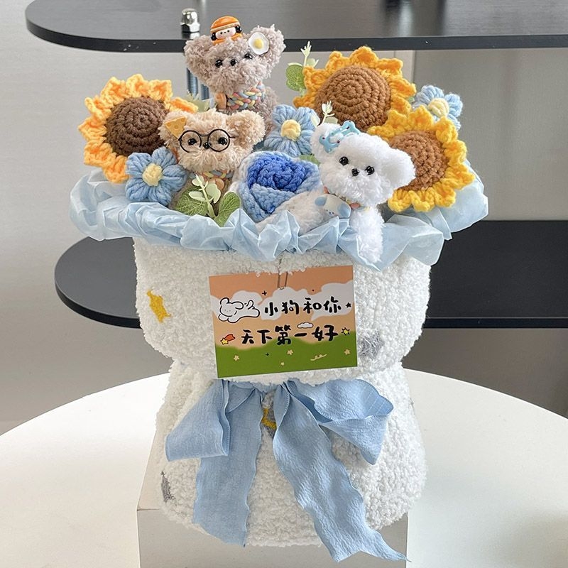 Buchet din flori de satin cu cățeluș plușat — flori țesute, floarea-soarelui și trandafiri, cadou pentru ziua de naștere și Ziua Internațională a Femeilor