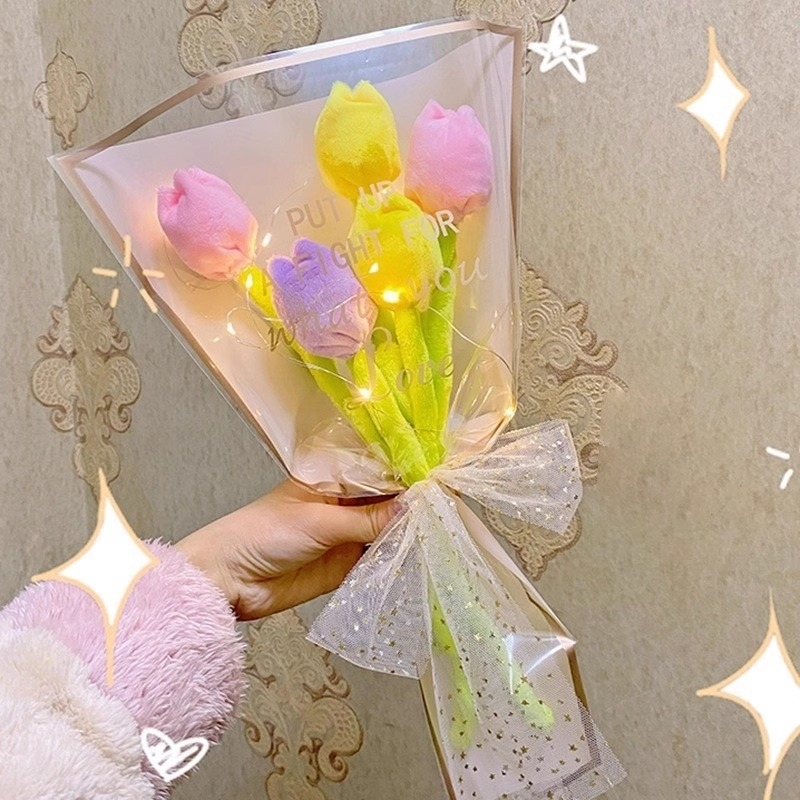 Buchet de lalele textile cu trandafir pluș – flori artificiale decorative pentru Ziua Copilului.