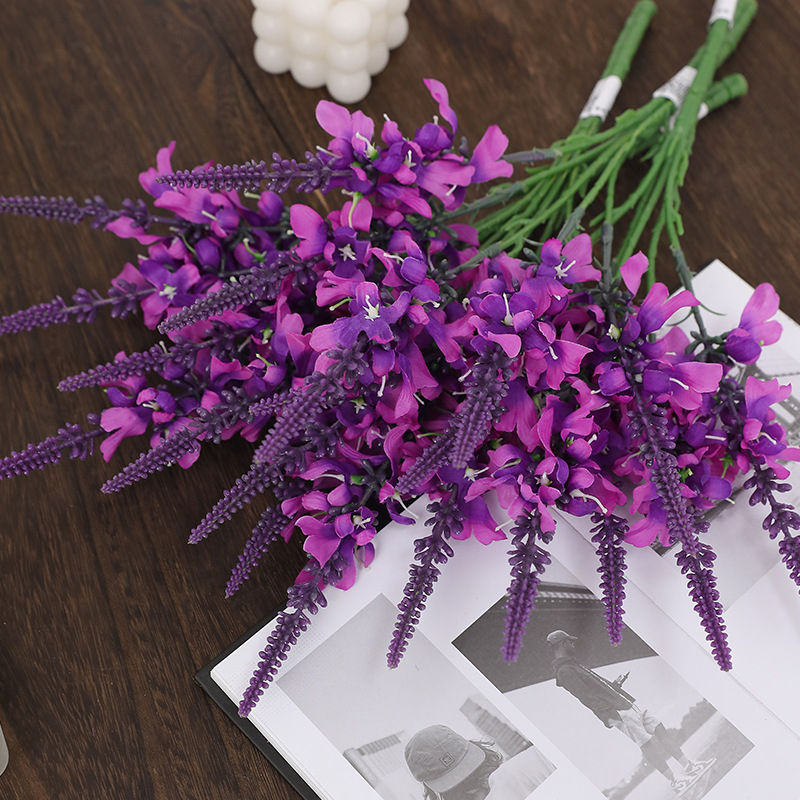Buchet de flori de levănțică din mătase artificiale – flori pentru decor de nuntă și decor pe masă în interior