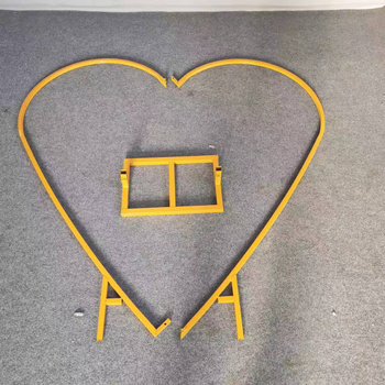 Arc de inimă din plasă metalică pentru fundal de nuntă, decor de scenă cu baloane