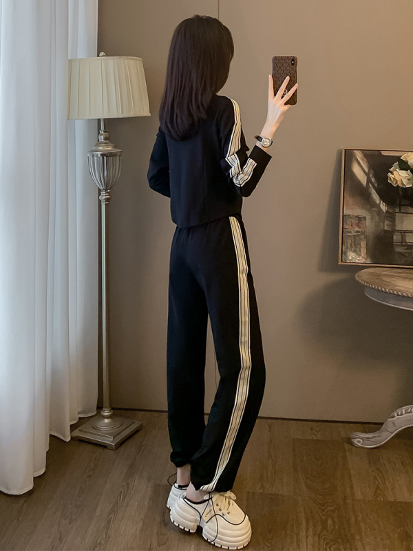Ženski dvodijelni sportski set: cropped hoodie s fleeceom i široke ravne hlače, 2025 jesen-zima