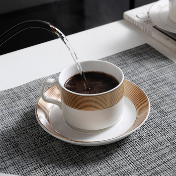 Set de cești de cafea din ceramică cu farfurie, design minimalist monocrom cu logo – potrivit pentru casă, birou și cafenea