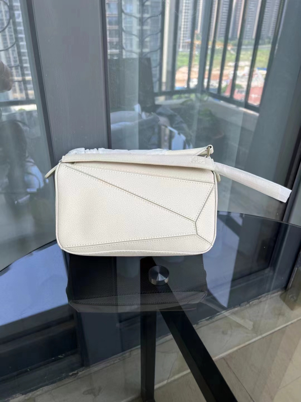 DUDK ženska torba od prave kože u francuskom stilu, 2024 model, geometrijski dizajn s dijamantnim uzorkom, za crossbody i nošenje preko ramena, oblik jastuka